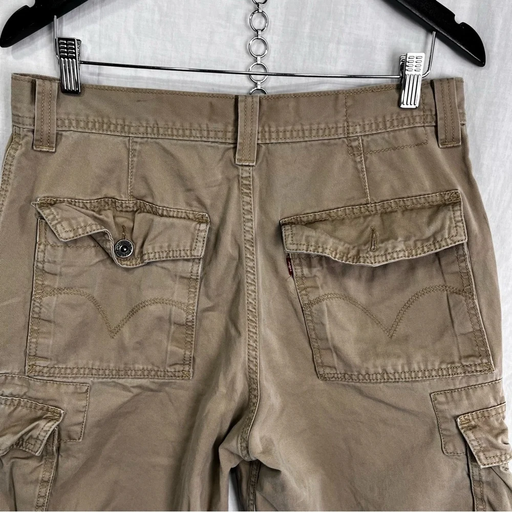 Y2K Vintage Levis Cargo Shorts Men 33x10 Beige Khaki Cotton Grunge Skate Utility